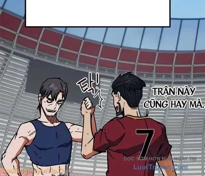 Tôi Bị Hiểu Lầm Là Siêu Sao Trên Sân Cỏ - Chapter 38 - Page 107