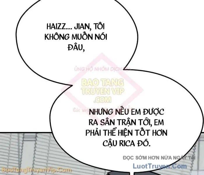 Tôi Bị Hiểu Lầm Là Siêu Sao Trên Sân Cỏ - Chapter 38 - Page 247