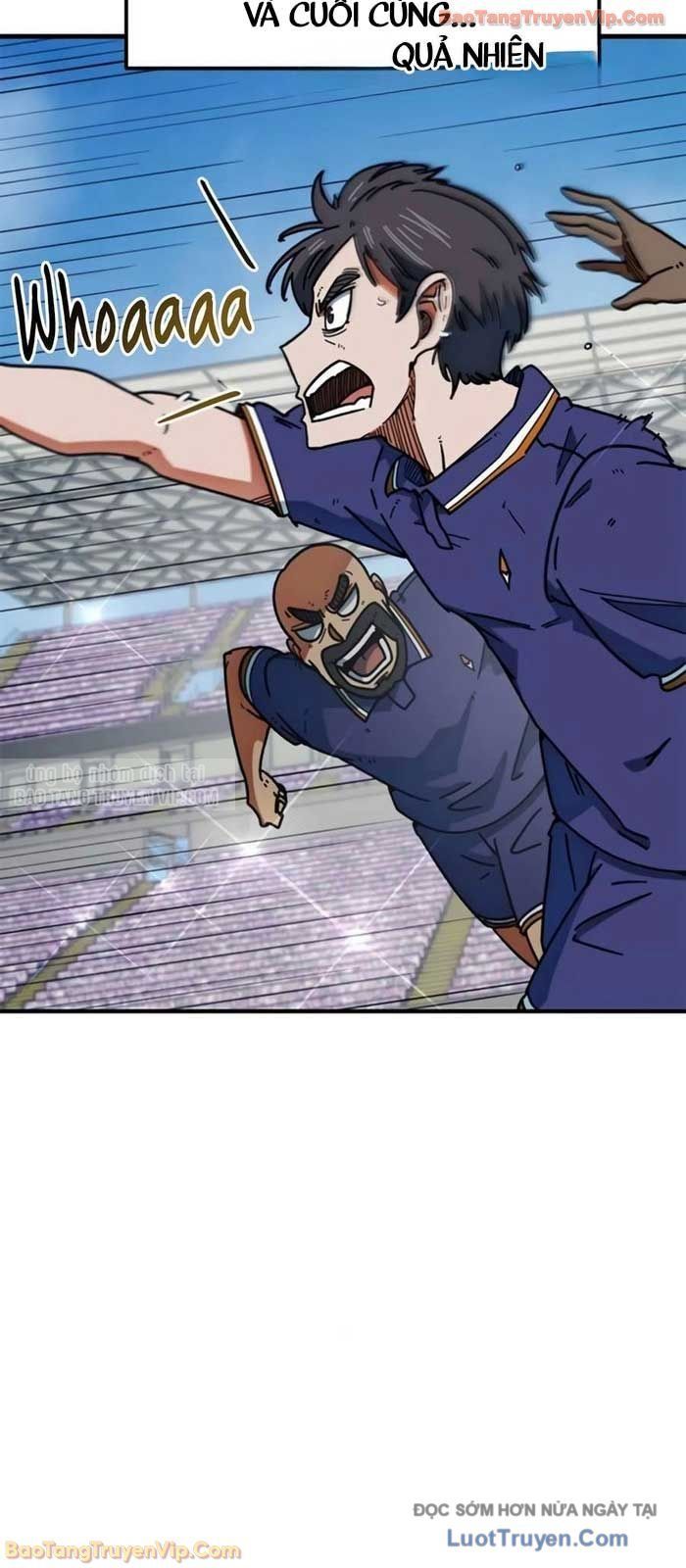 Tôi Bị Hiểu Lầm Là Siêu Sao Trên Sân Cỏ - Chapter 41 - Page 33